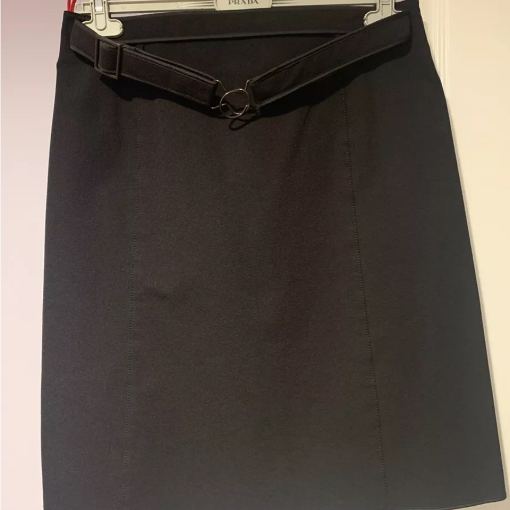 Preowned gorgeous black fitted Prada knee skirt size 42